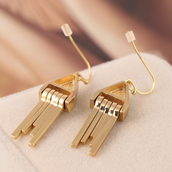 Michael Kors Triangle Tassel Gold-plated Earrings - Picture 9 of 9